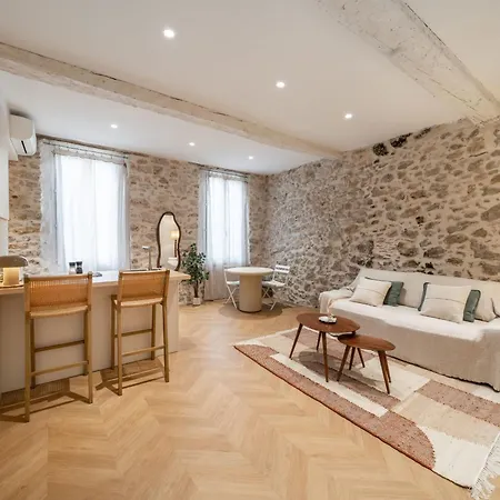 Appartamento Charming Ac In Old Town Walk Everywhere Antibes
