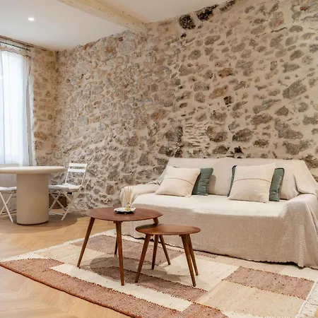 Appartamento Charming Ac In Old Town Walk Everywhere Antibes