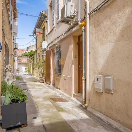 Appartamento Charming Ac In Old Town Walk Everywhere Antibes